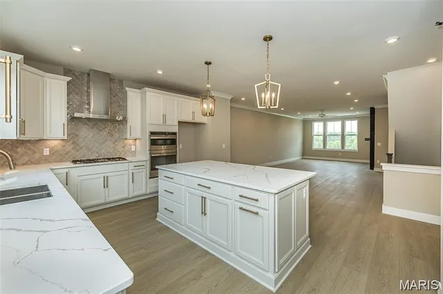 $580,900 | 8927 East Gtwy Heights, Richmond Heights, MO 63144