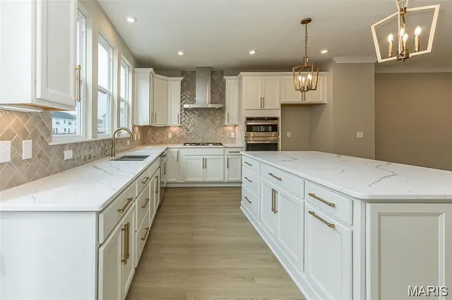 $580,900 | 8927 East Gtwy Heights, Richmond Heights, MO 63144