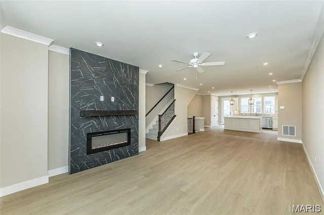 $580,900 | 8927 East Gtwy Heights, Richmond Heights, MO 63144