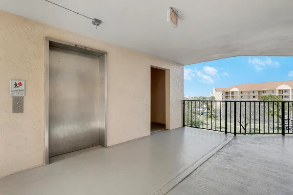 $2,200 | 275 Palm Avenue, Unit A406, Jupiter, FL 33477