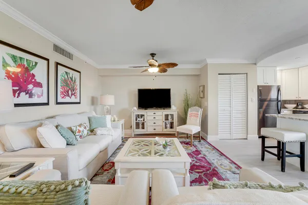 $2,200 | 275 Palm Avenue, Unit A406, Jupiter, FL 33477