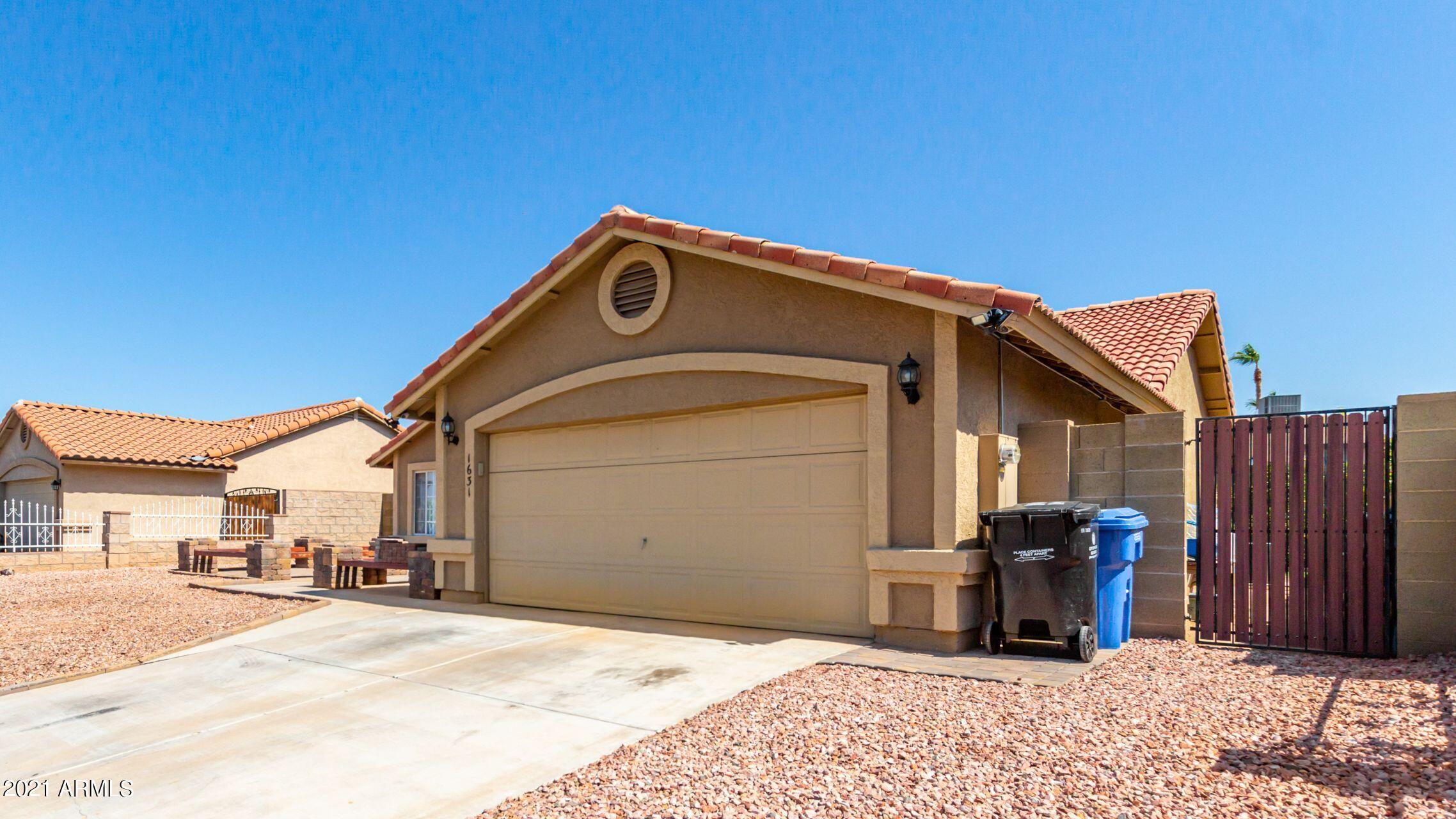 1631 East Vineyard Road Phoenix, AZ 85042 - Photo 5 of 32 7rJJ6F9w