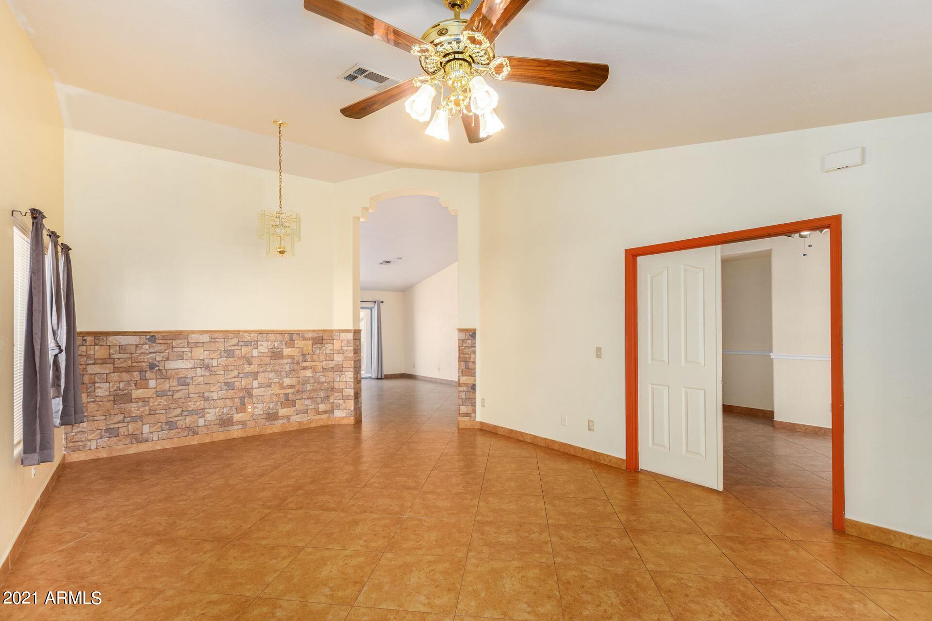 1631 East Vineyard Road Phoenix, AZ 85042 - Photo 7 of 32 FORMAL LIVING / DINING ROOMS