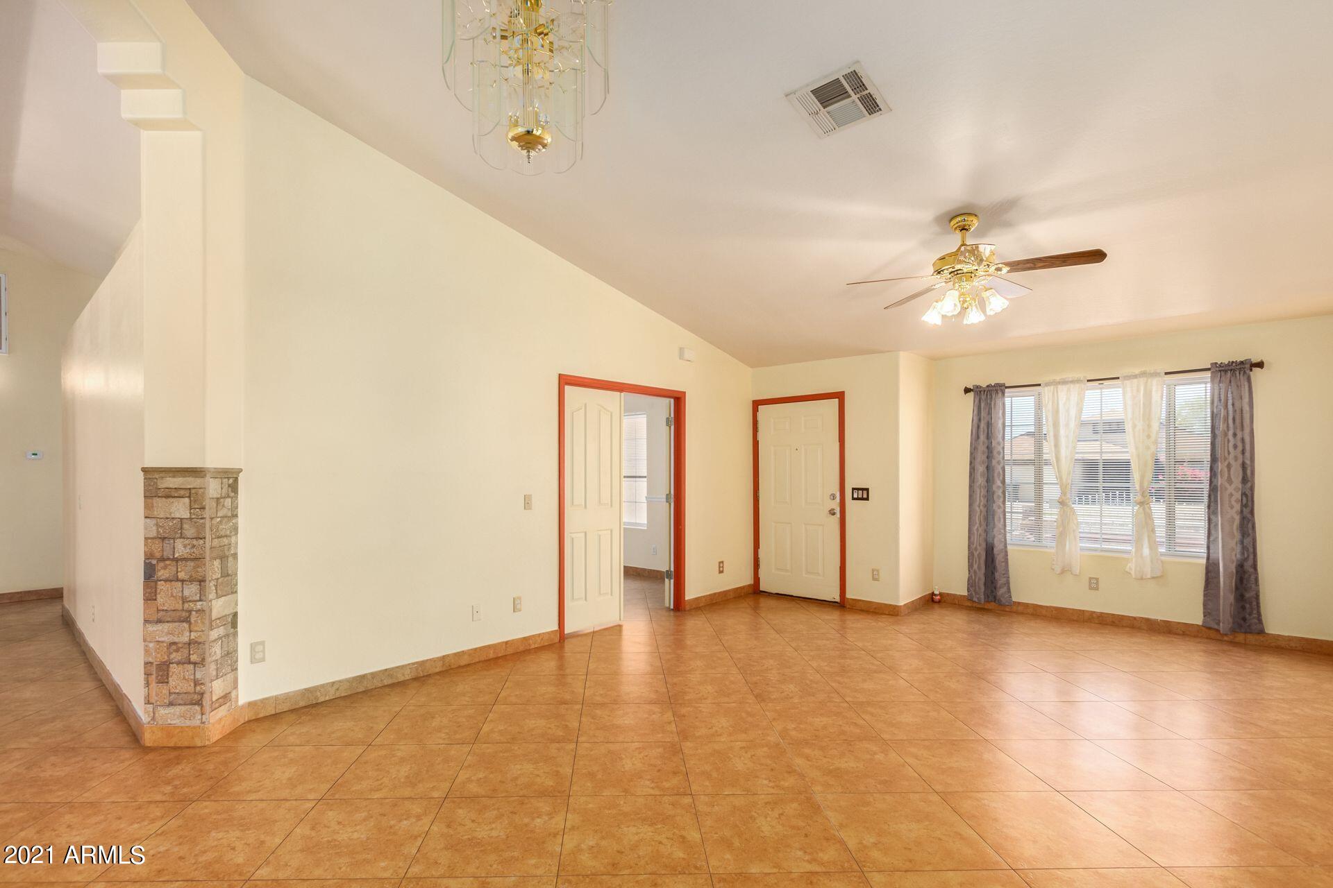 1631 East Vineyard Road Phoenix, AZ 85042 - Photo 9 of 32 YeJ1Gssw