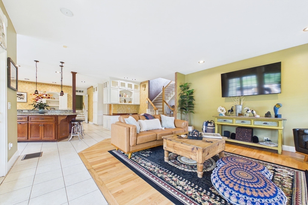 545 Hazel Street Uxbridge, MA 01569 - Photo 7 of 42