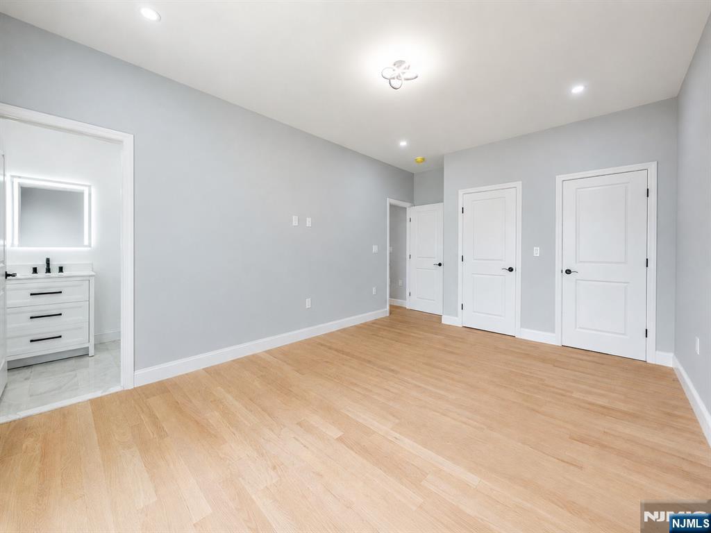 412 Gregory Road Paramus, NJ 07652 - Photo 10 of 45 Gallery Image 10