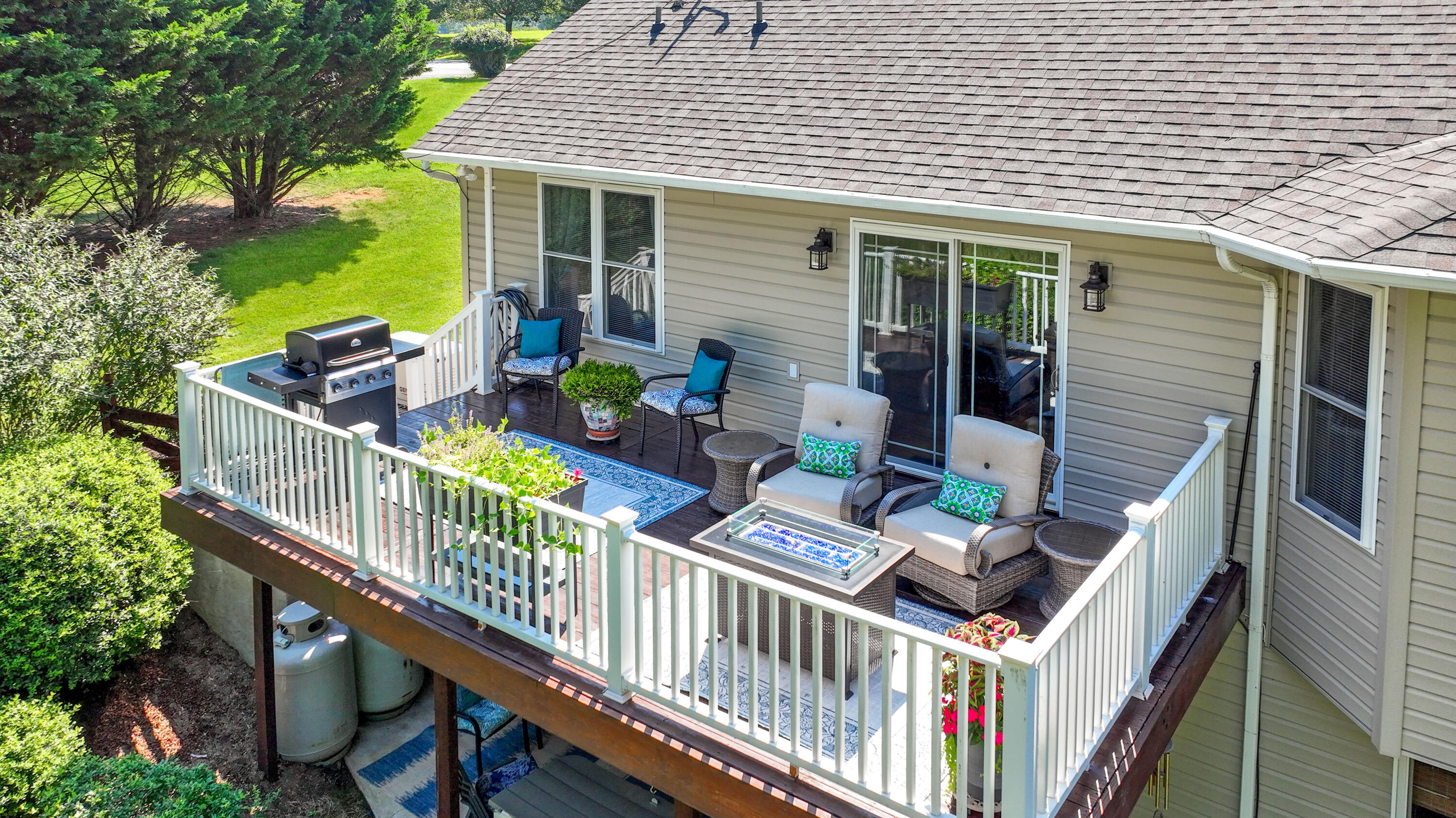 203 Indian Ridge Drive Moneta, VA 24121 - Photo 25 of 67 Deck