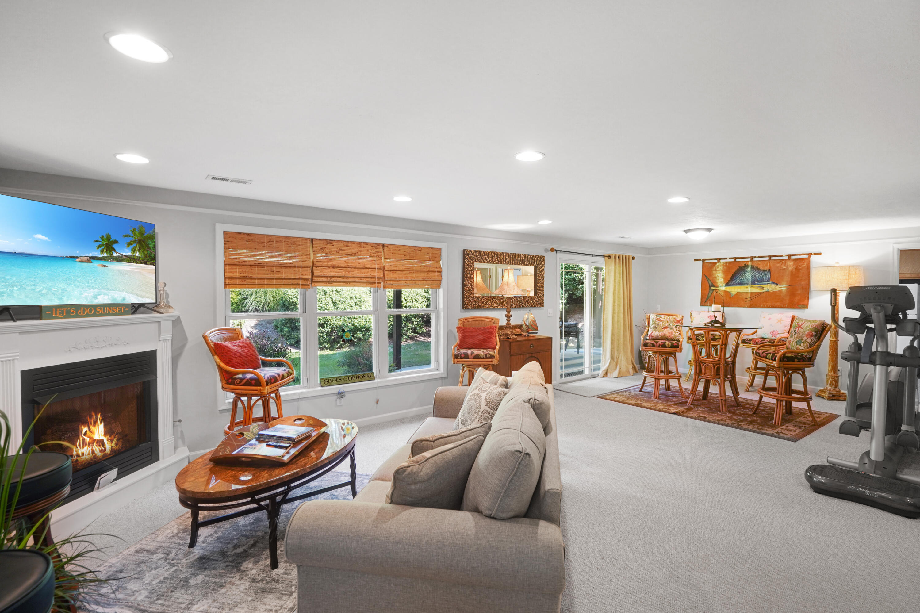203 Indian Ridge Drive Moneta, VA 24121 - Photo 26 of 67 Living Room