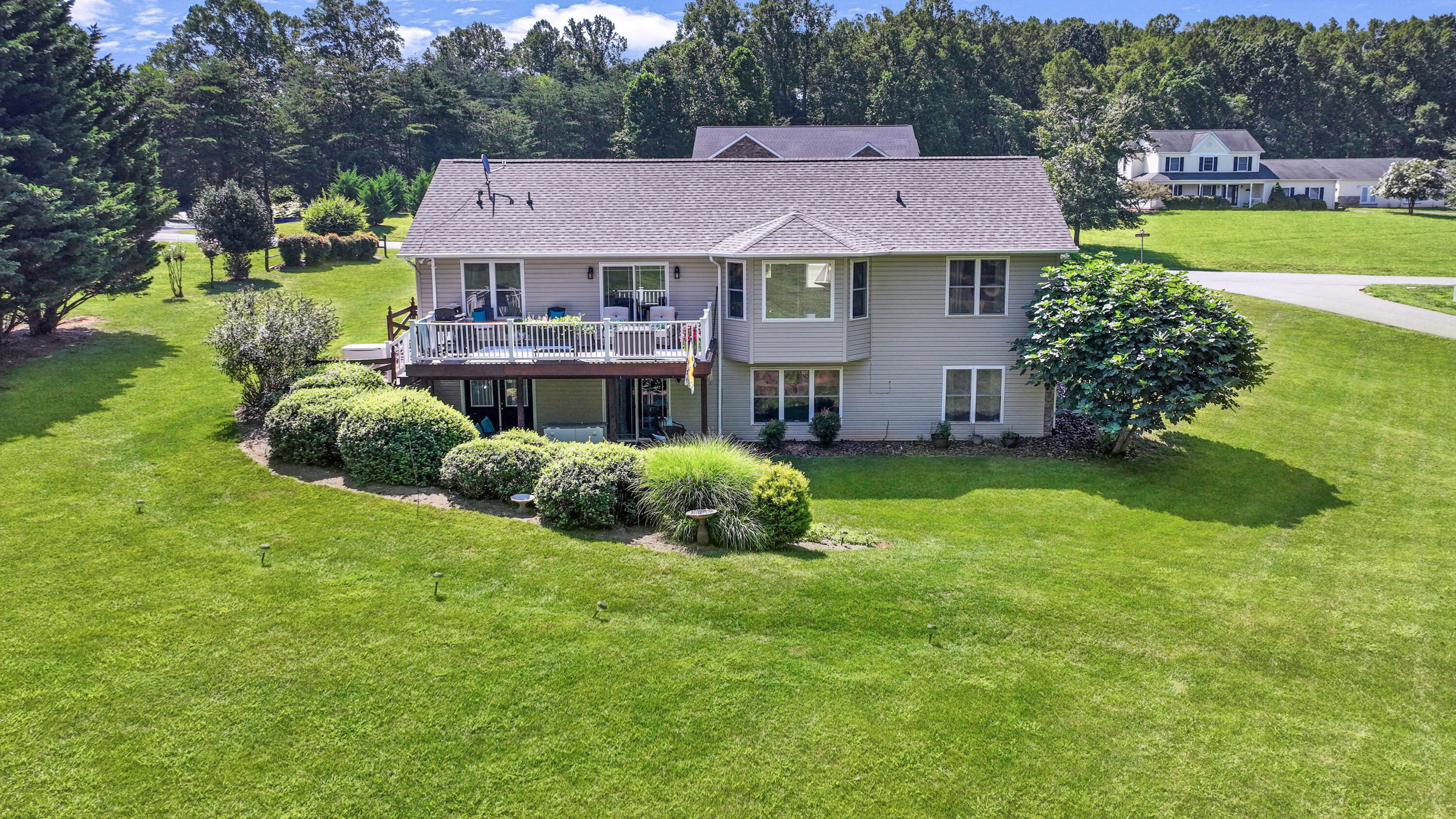 203 Indian Ridge Drive Moneta, VA 24121 - Photo 58 of 67 Rear View