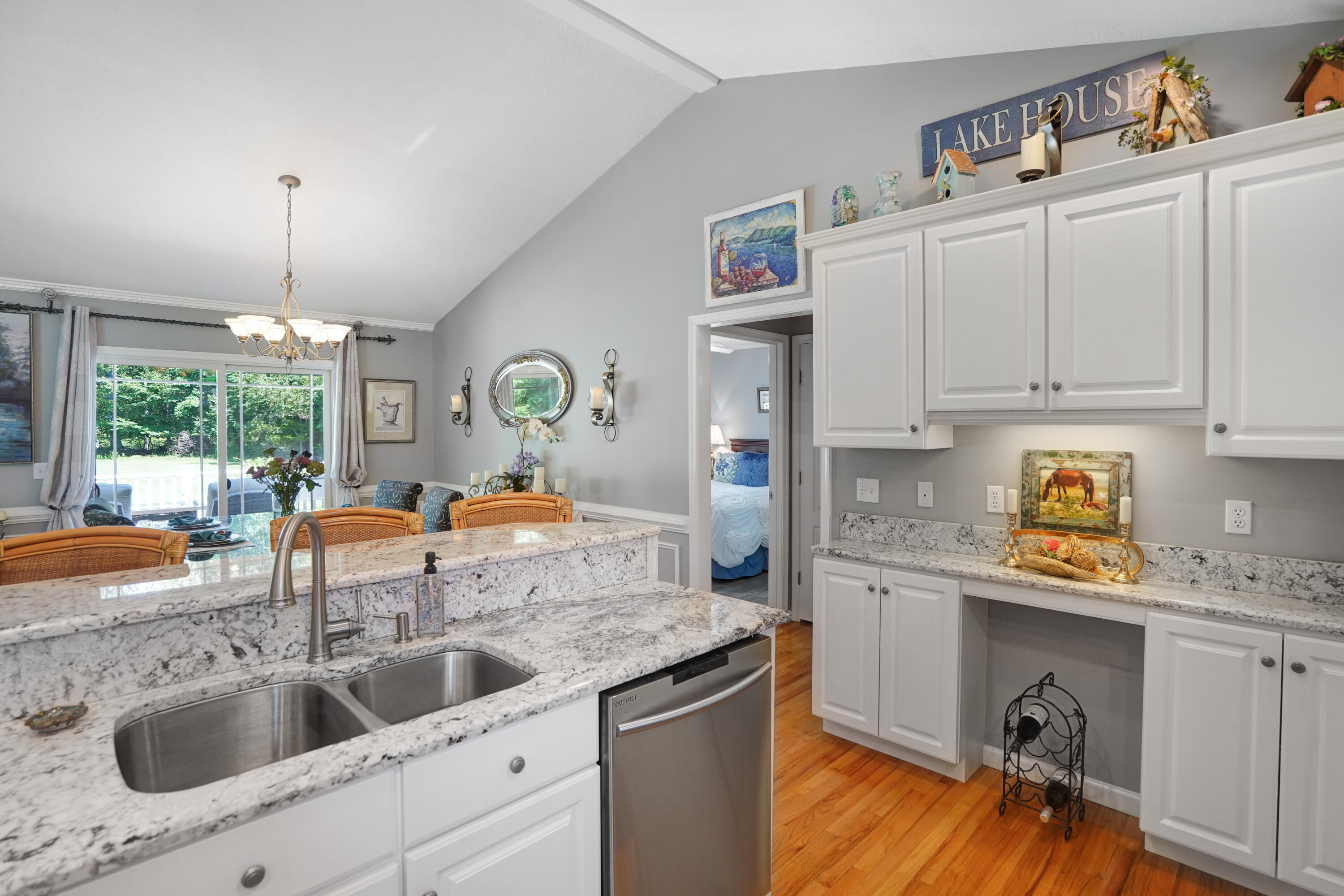 203 Indian Ridge Drive Moneta, VA 24121 - Photo 8 of 67 Kitchen