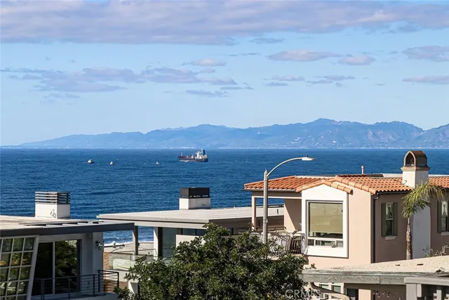 $2,895,000 | 2907 Crest Drive, Manhattan Beach, CA 90266