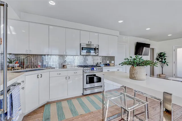 $2,895,000 | 2907 Crest Drive, Manhattan Beach, CA 90266