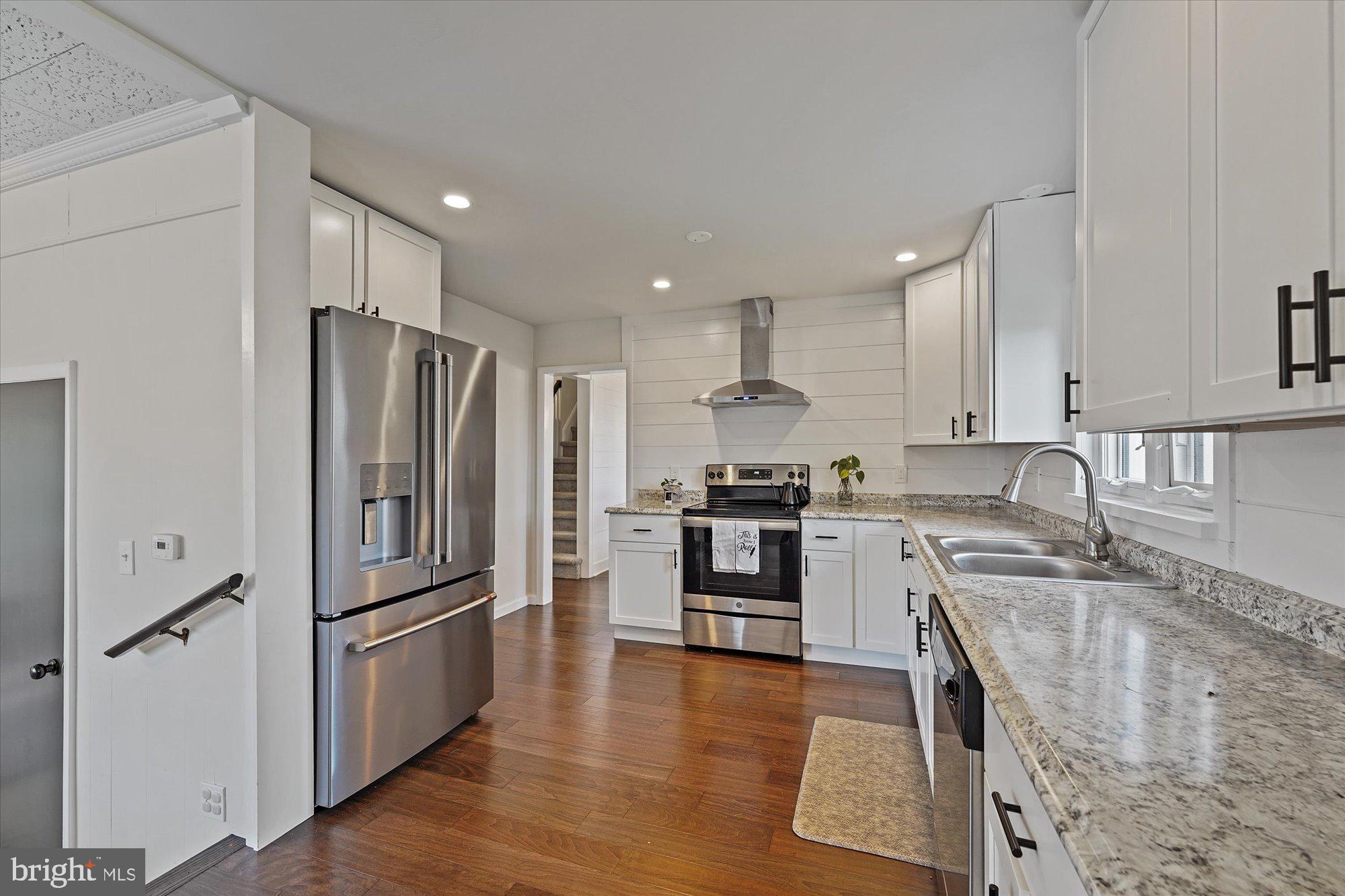 334 Quarry Road Peach Bottom, PA 17563 - Photo 14 of 48 Kitchen less than 1 year old!