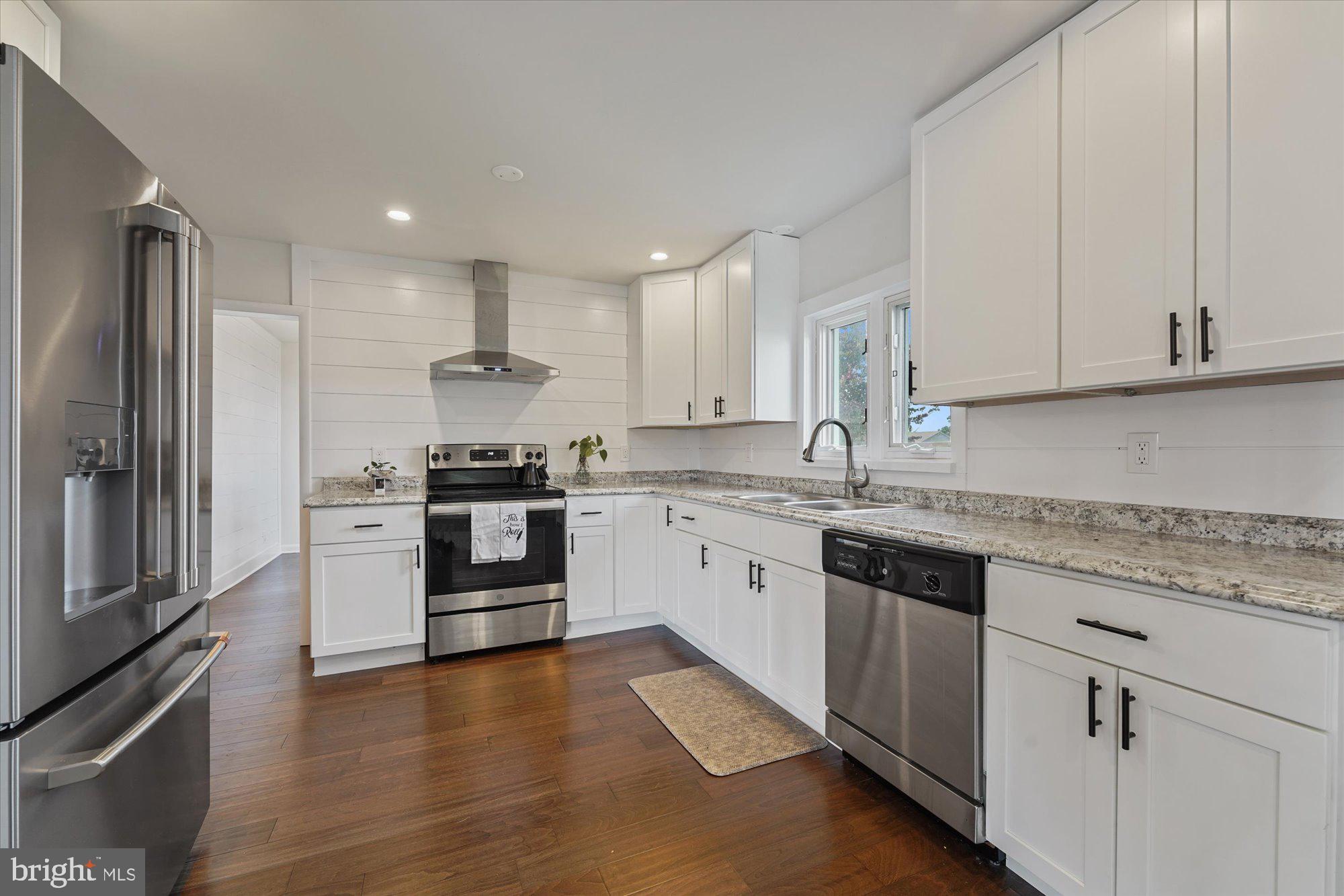 334 Quarry Road Peach Bottom, PA 17563 - Photo 15 of 48 Kitchen less than 1 year old!