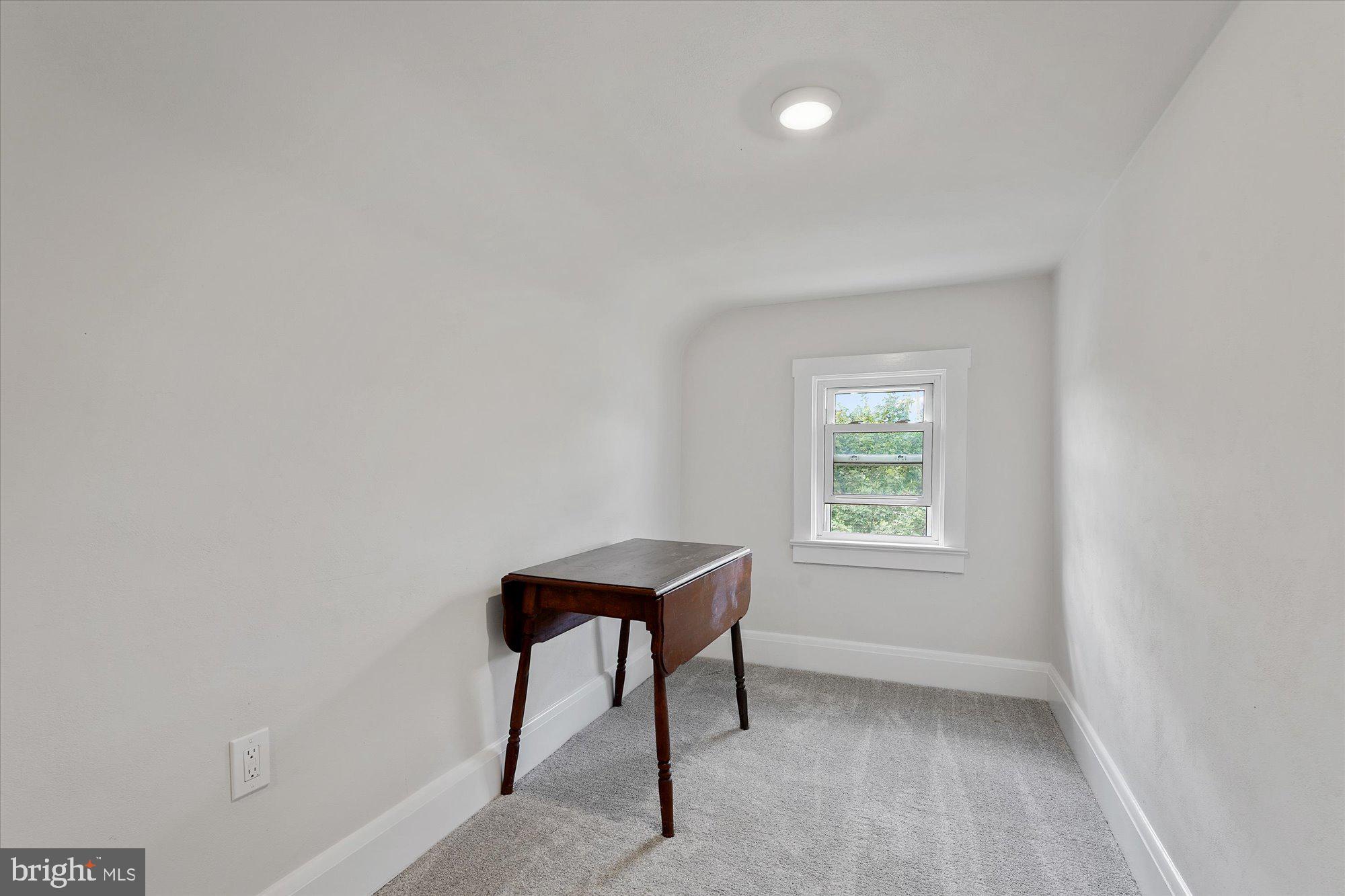 334 Quarry Road Peach Bottom, PA 17563 - Photo 25 of 48 Sitting area in master bedroom (upper level)