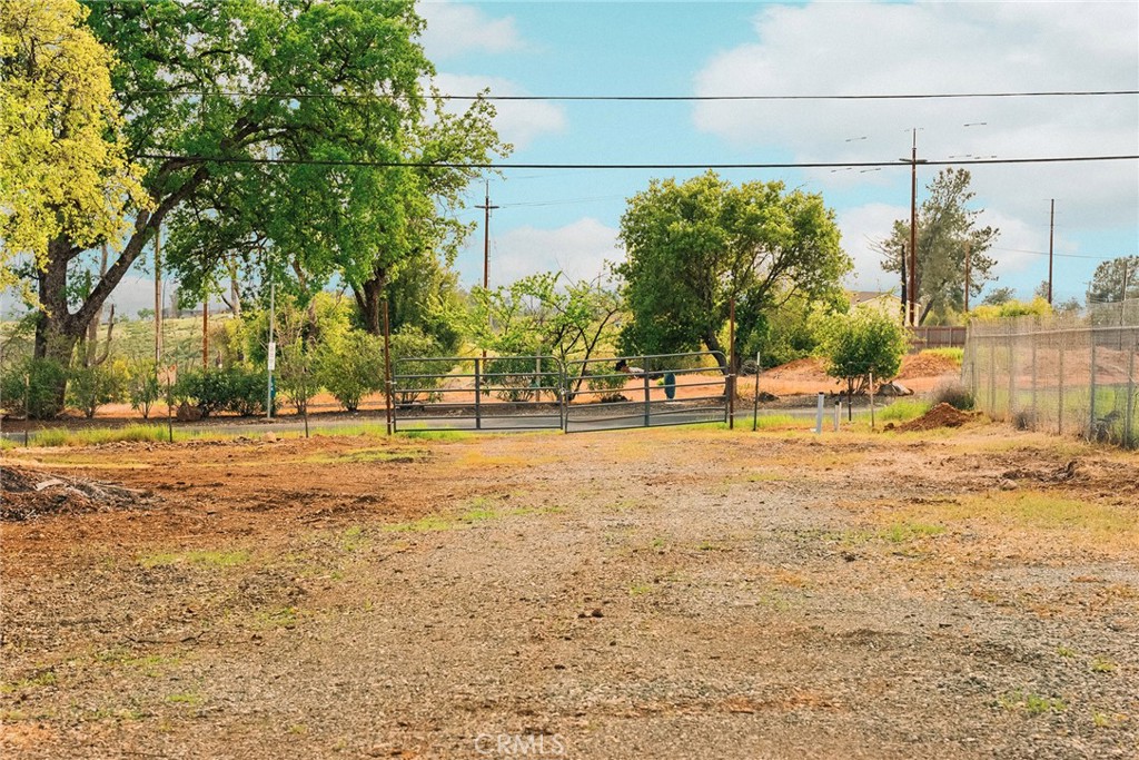 25 Wayland Road Paradise, CA 95969 - Photo 3 of 12 a view of outdoor space with trees