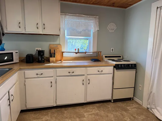 $510,000 | 18 Belgrade Road, Oakland, ME 04963