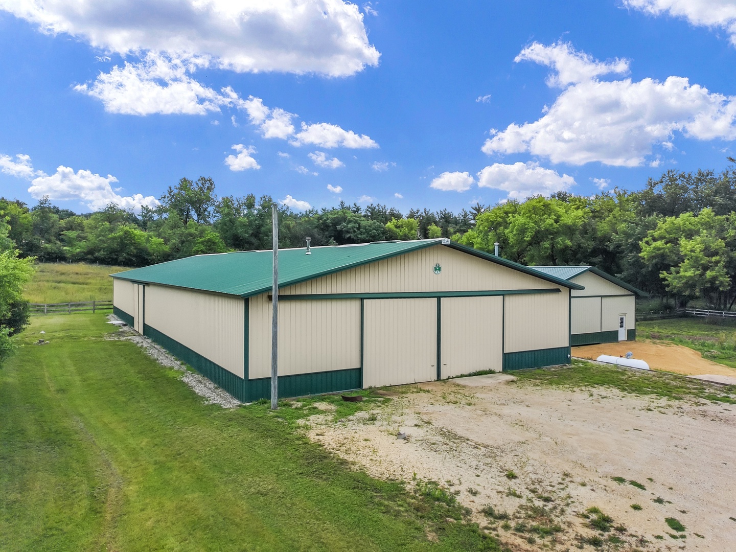 19104 Crowley Road Harvard, IL 60033 - Photo 7 of 24