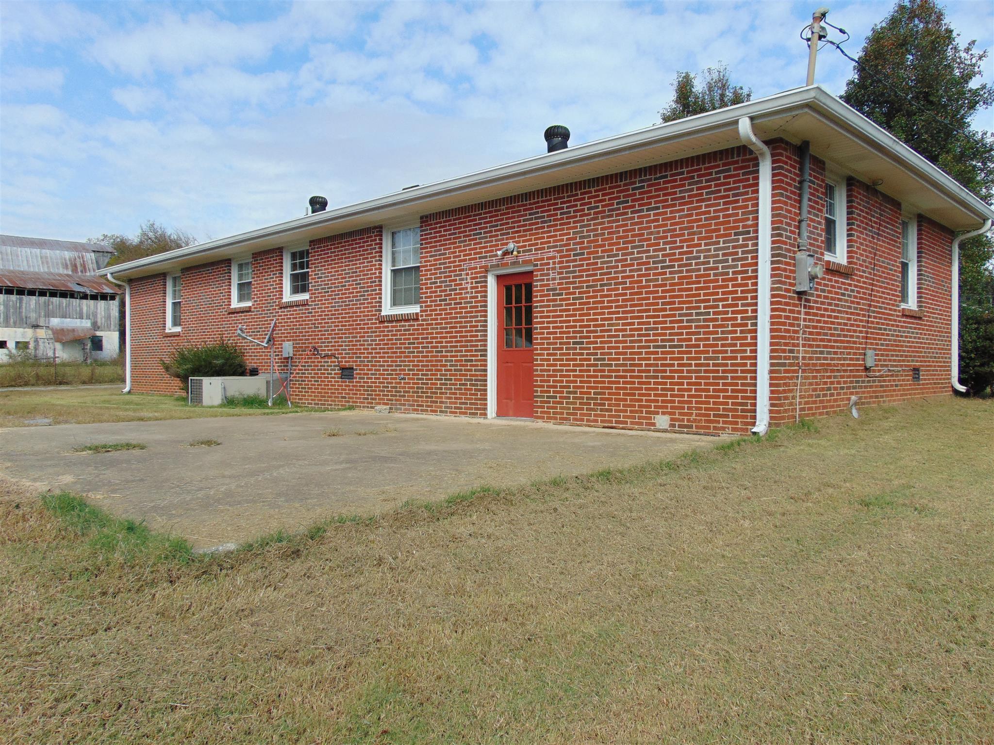 1901 Hickman Road Alexandria, TN 37012 - Photo 3 of 17 Gallery Image 3