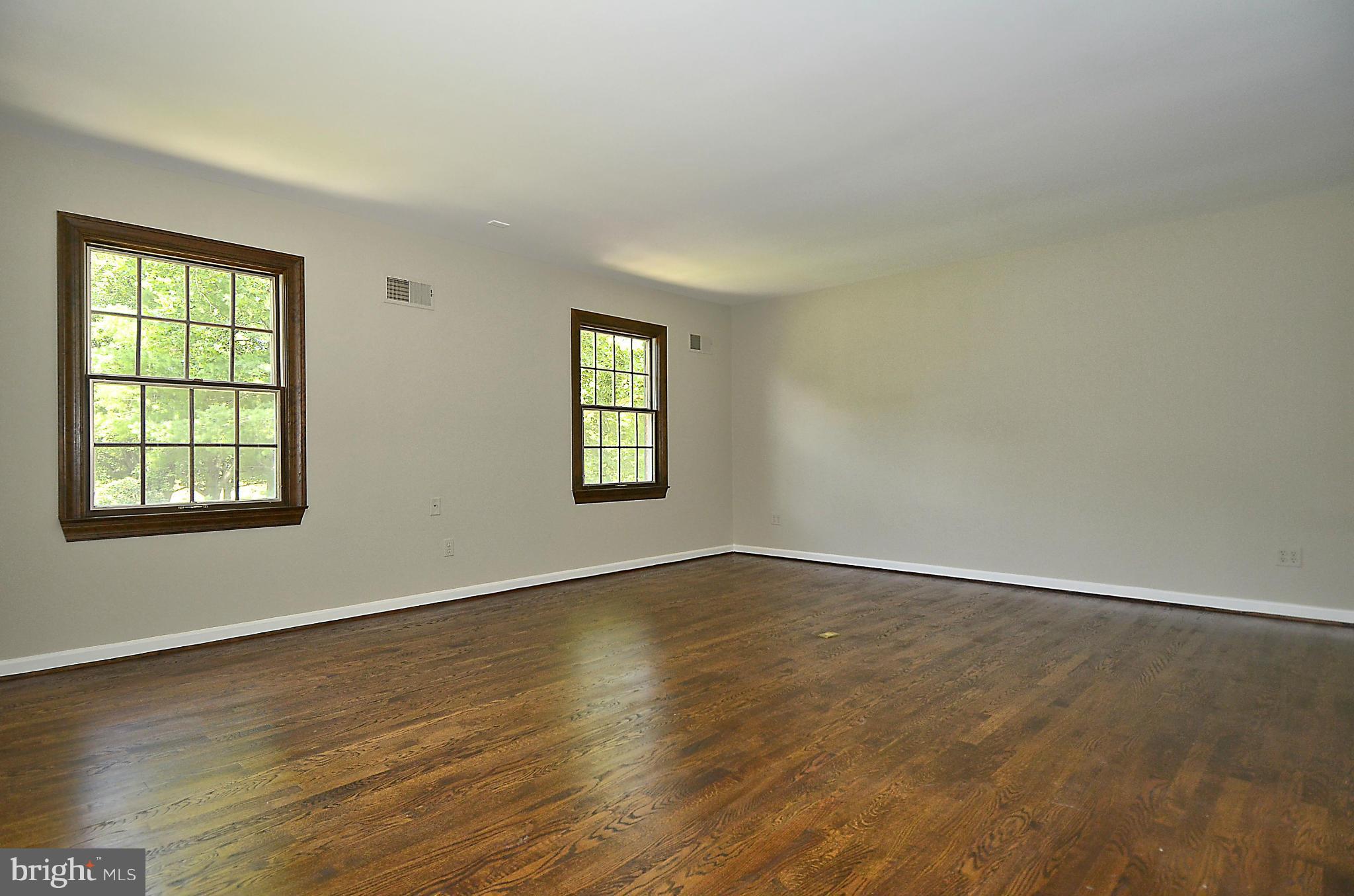 12405 Beall Spring Road Potomac, MD 20854 - Photo 23 of 30 Bedroom (Master)