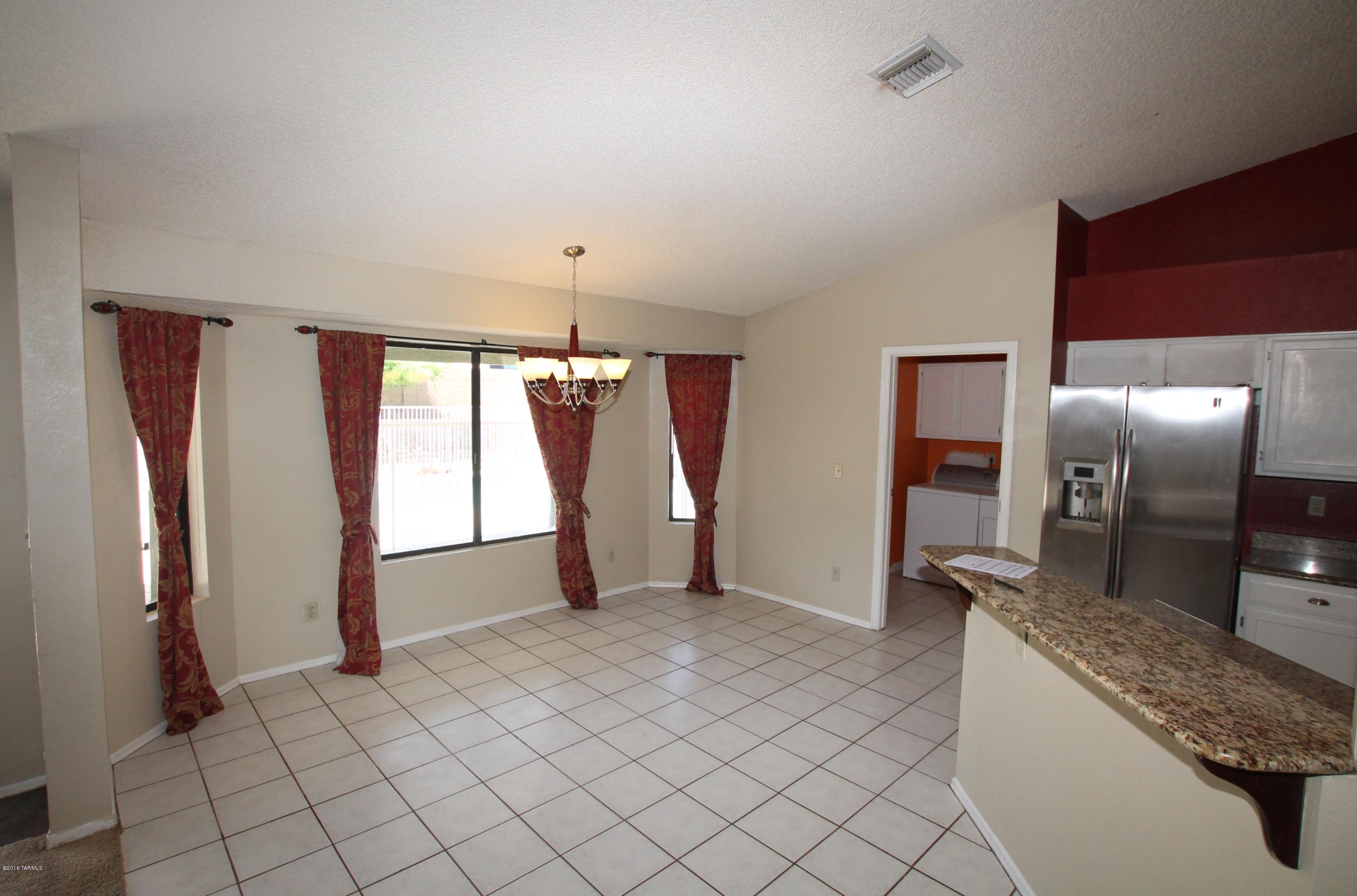 5202 West Nighthawk Way Tucson, AZ 85742 - Photo 5 of 24