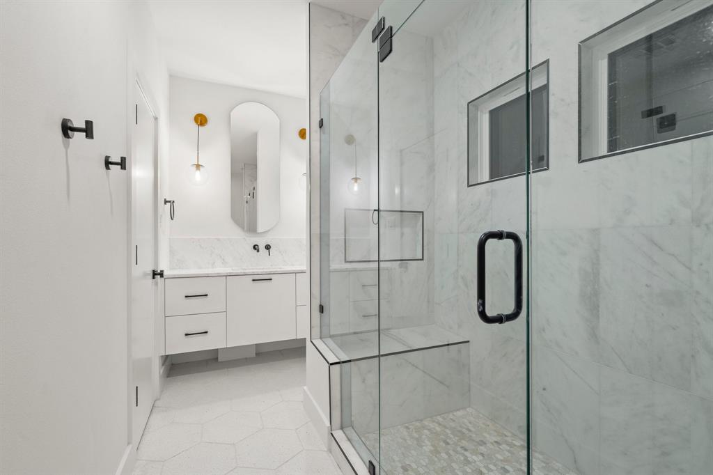 3253 Jubilee Trail Dallas, TX 75229 - Photo 21 of 31 Bathroom upstairs