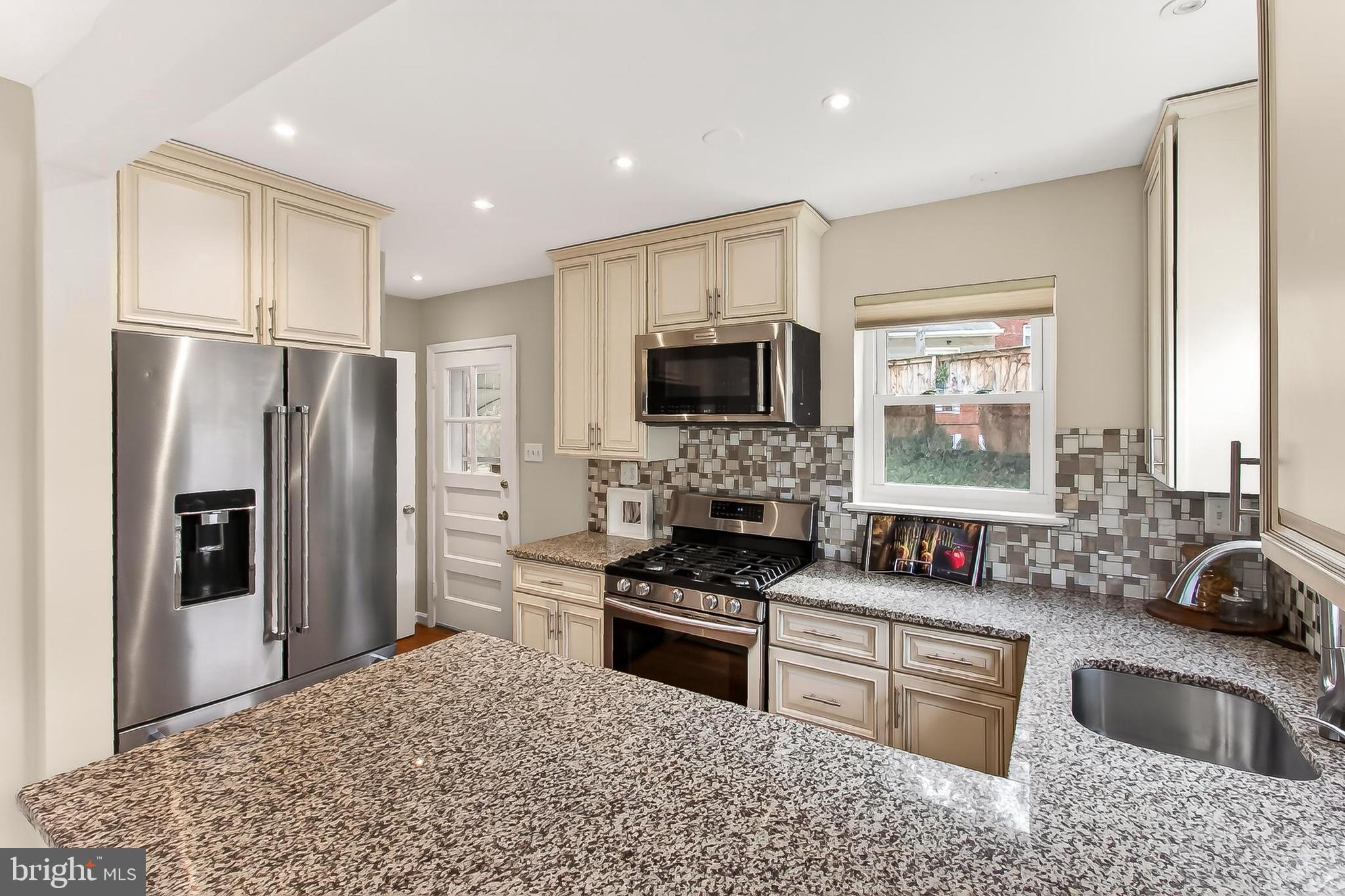 905 North McKinley Road Arlington, VA 22205 - Photo 13 of 32