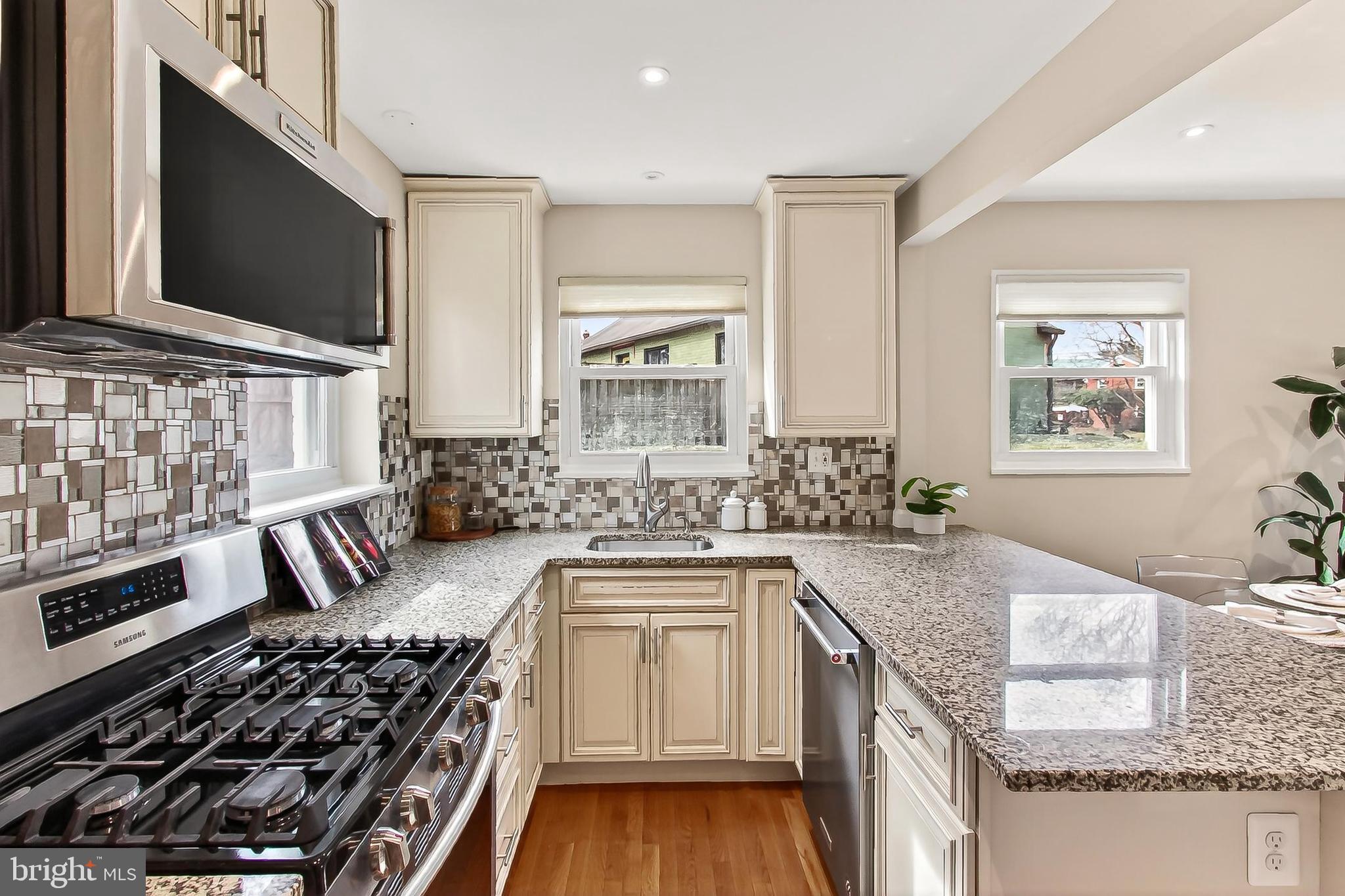 905 North McKinley Road Arlington, VA 22205 - Photo 14 of 32