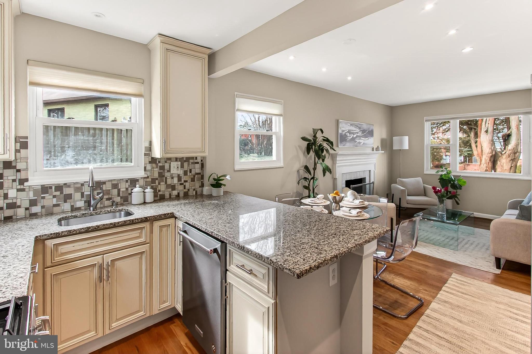 905 North McKinley Road Arlington, VA 22205 - Photo 15 of 32