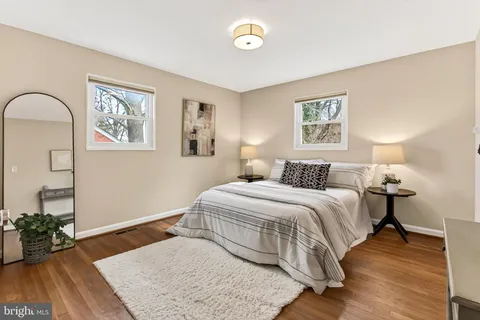 $864,000 | 905 North McKinley Road, Arlington, VA 22205