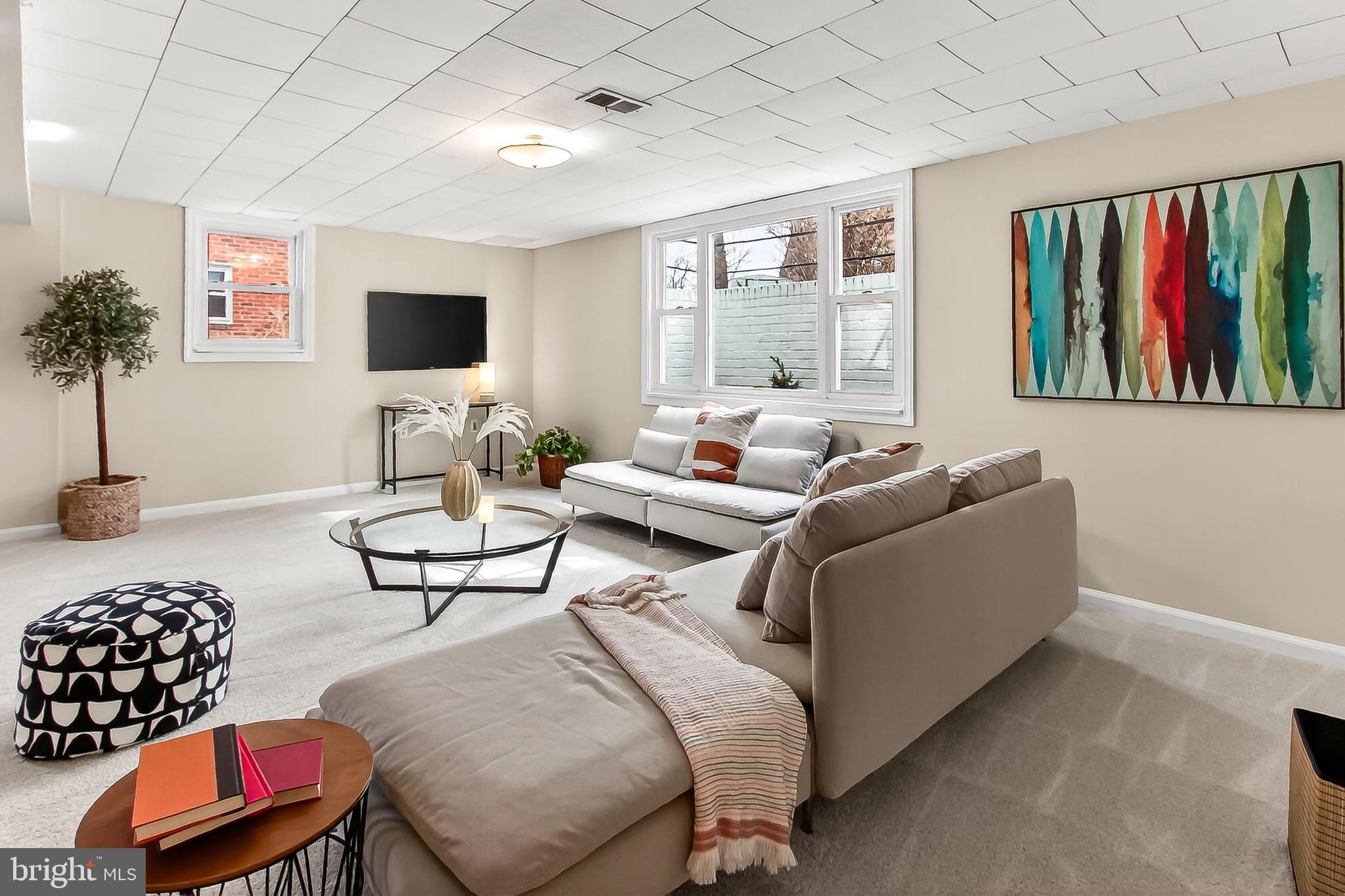 905 North McKinley Road Arlington, VA 22205 - Photo 22 of 32