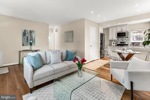 $864,000 | 905 North McKinley Road, Arlington, VA 22205