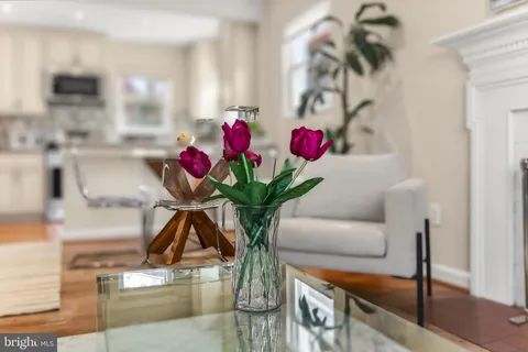 $864,000 | 905 North McKinley Road, Arlington, VA 22205