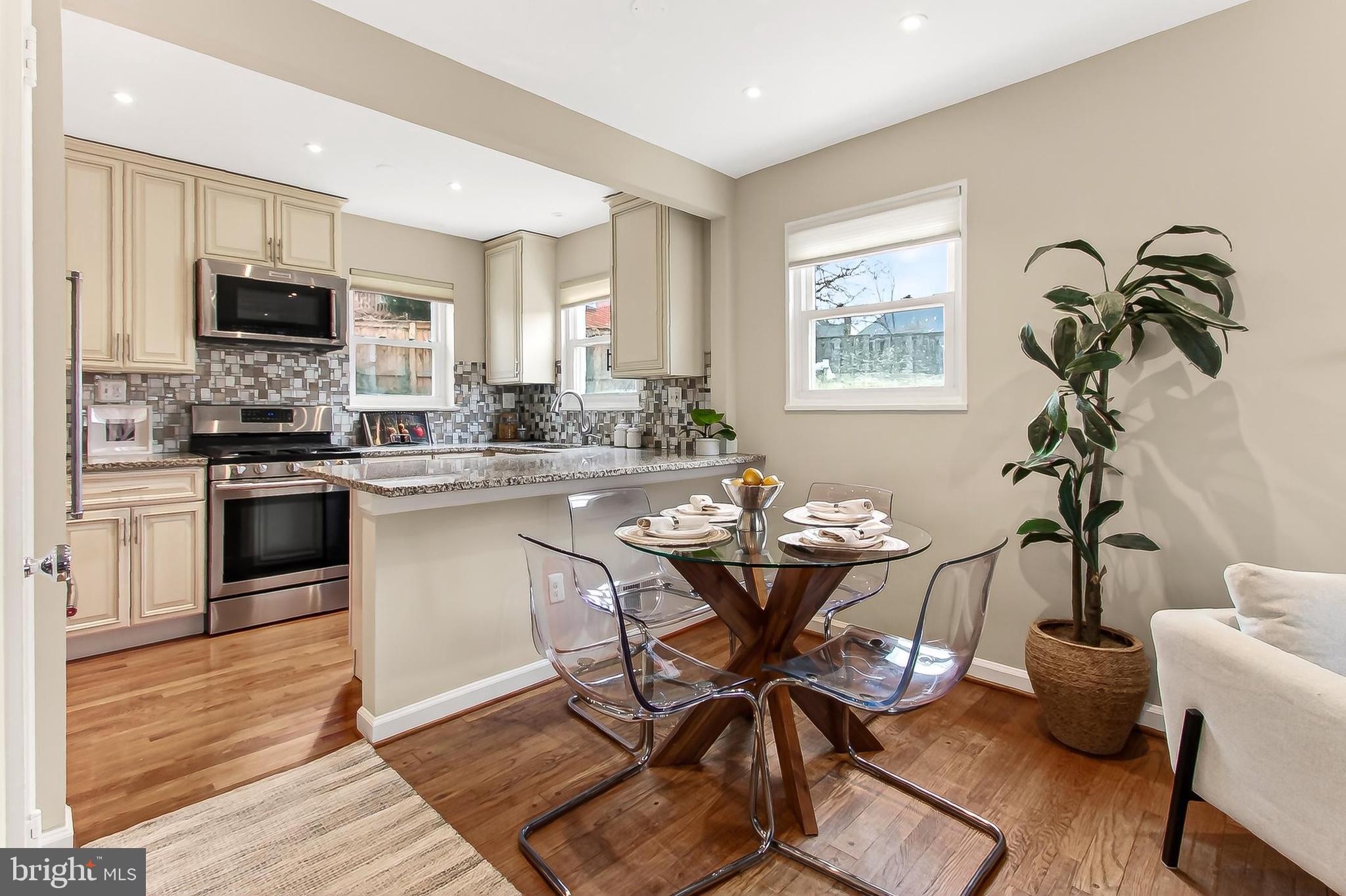 905 North McKinley Road Arlington, VA 22205 - Photo 9 of 32