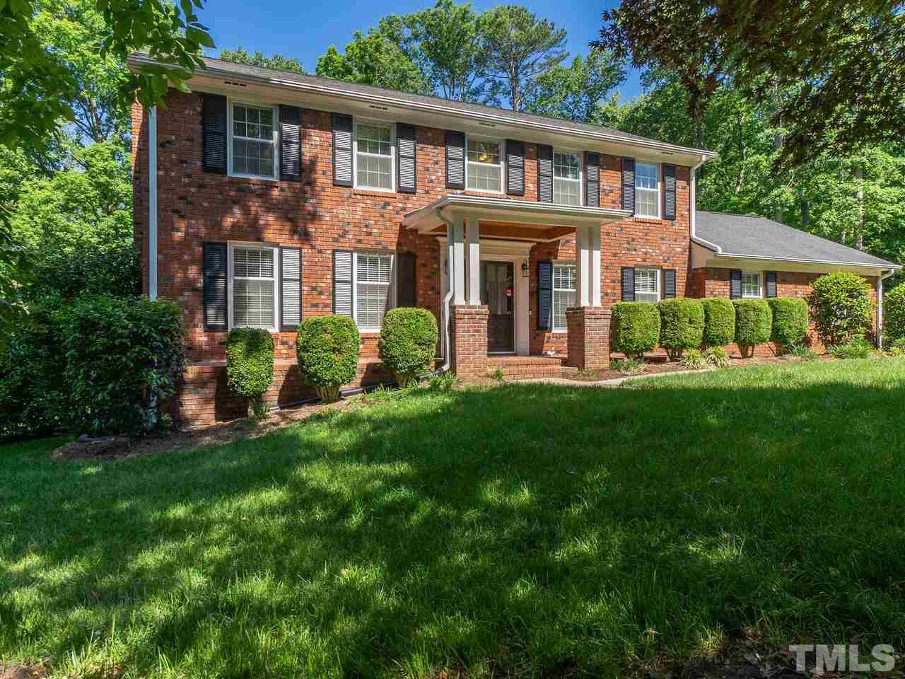 800 Faulkner Place Raleigh, NC 27609 - Photo 2 of 28