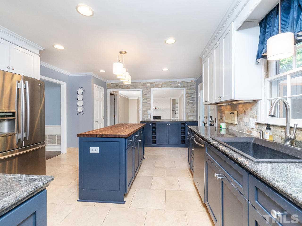 800 Faulkner Place Raleigh, NC 27609 - Photo 9 of 28