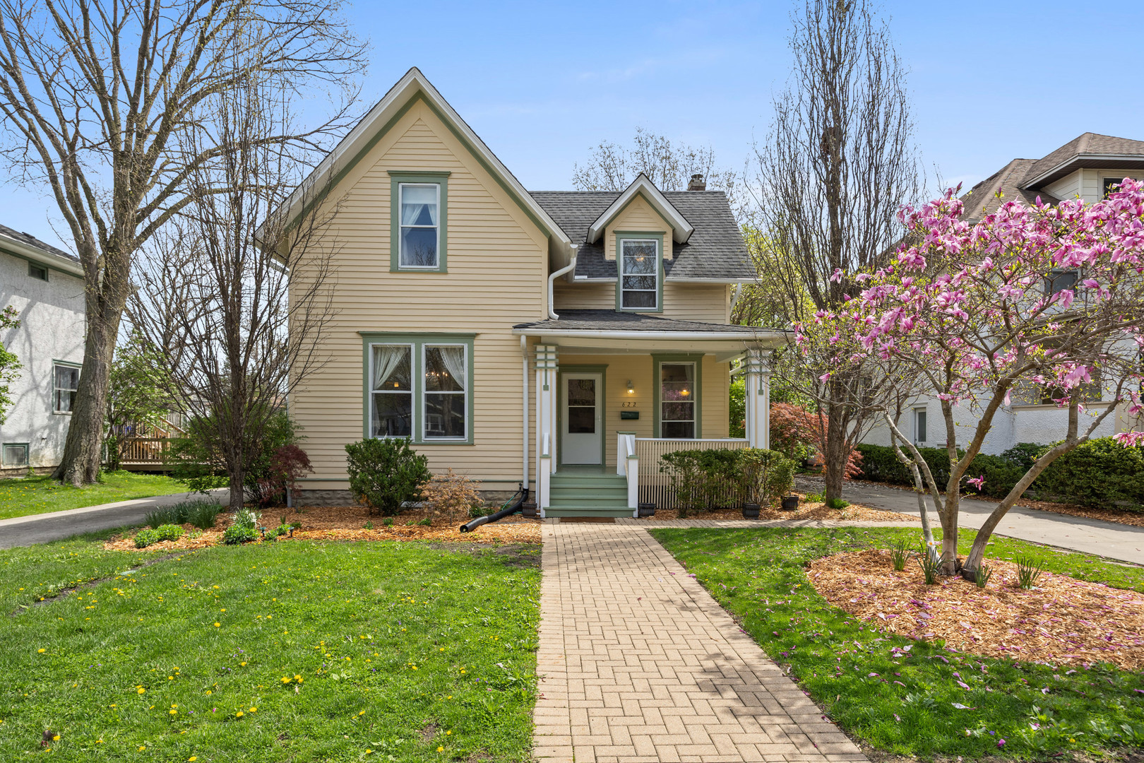 622 North Ridgeland Avenue Oak Park, IL 60302 - Photo 1 of 46