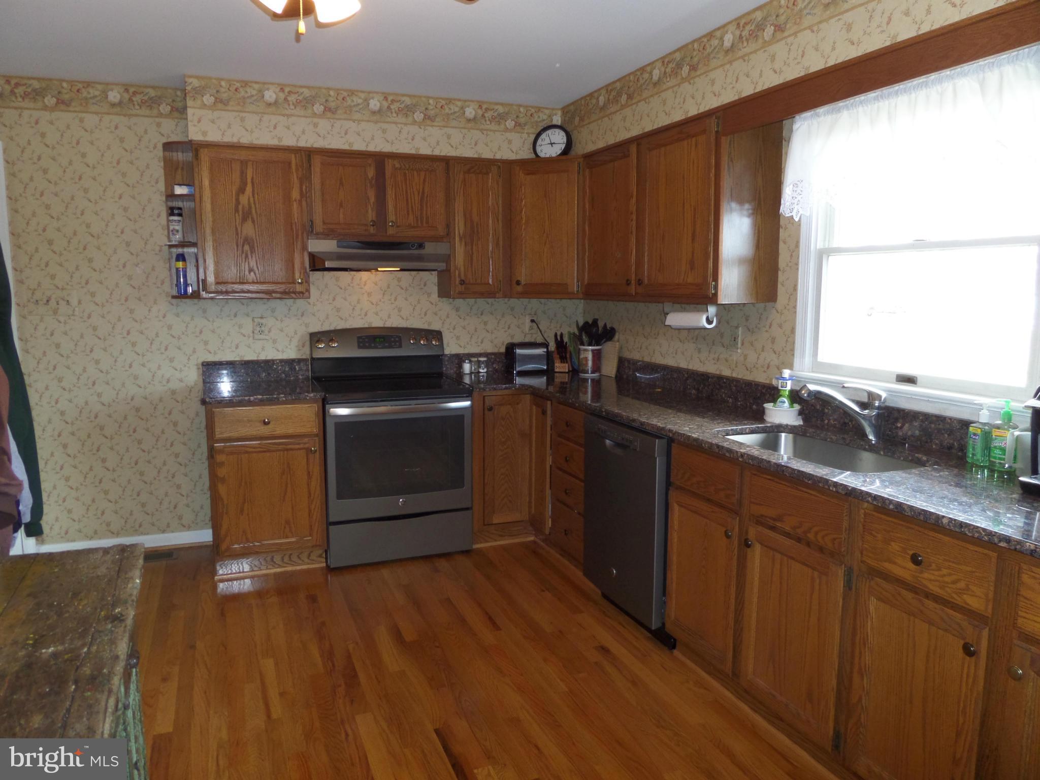 12808 Penn Shop Road Mount Airy, MD 21771 - Photo 3 of 24 Kitchen
