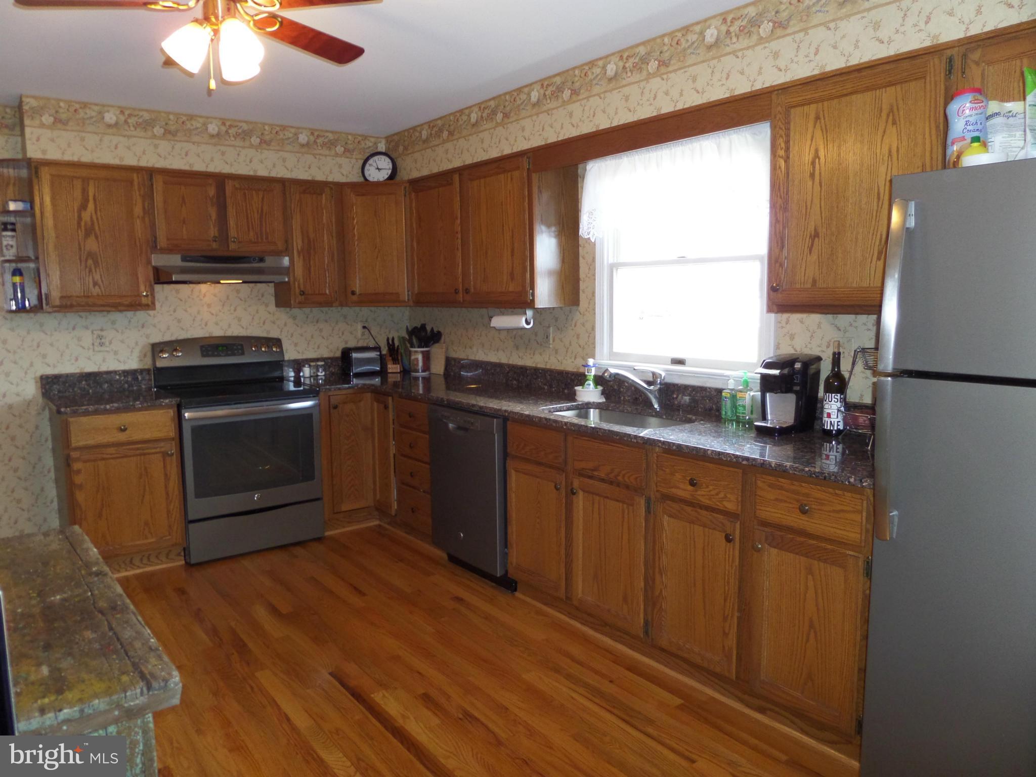 12808 Penn Shop Road Mount Airy, MD 21771 - Photo 4 of 24 Kitchen