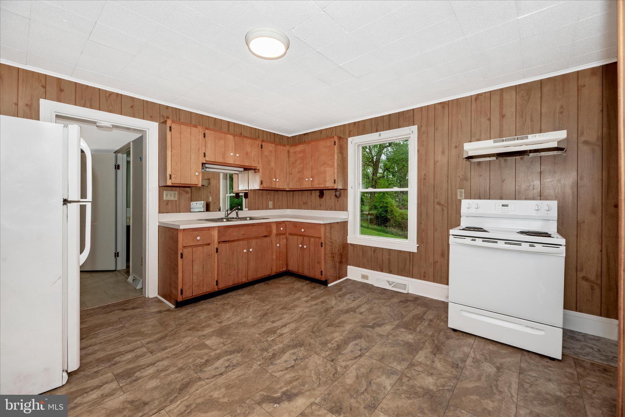 6419 Zittlestown Road Boonsboro, MD 21713 - Photo 12 of 38 Kitchen & Dining