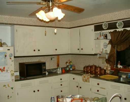 285 Baird Road Edinburg, PA 16116 - Photo 2 of 8 Kitchen.