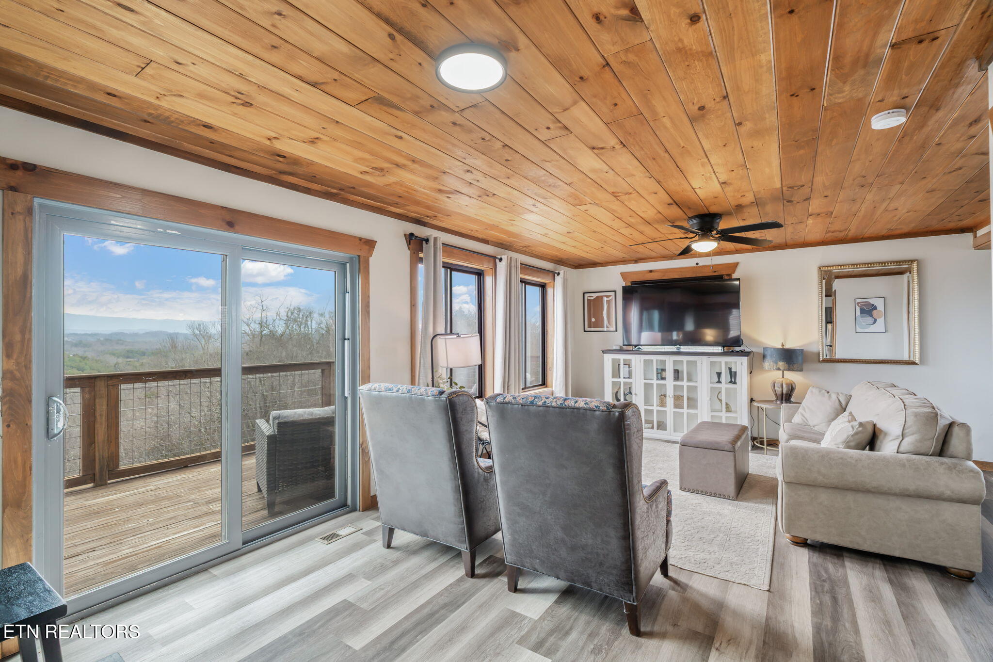 2138 Kerr Road Sevierville, TN 37876 - Photo 21 of 50 Living Area with Endless Views