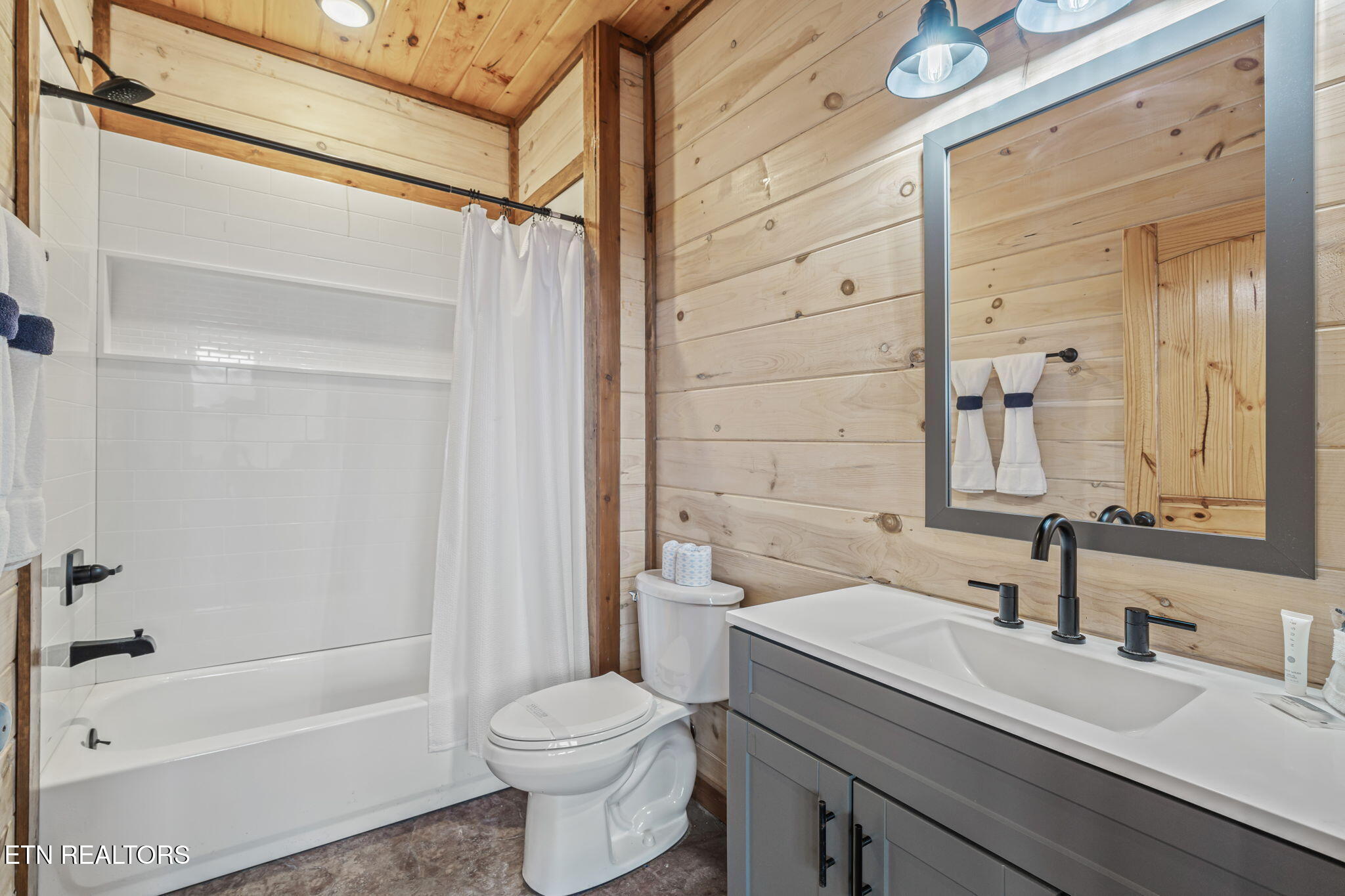 2138 Kerr Road Sevierville, TN 37876 - Photo 48 of 50 Full Bath in Pool Area