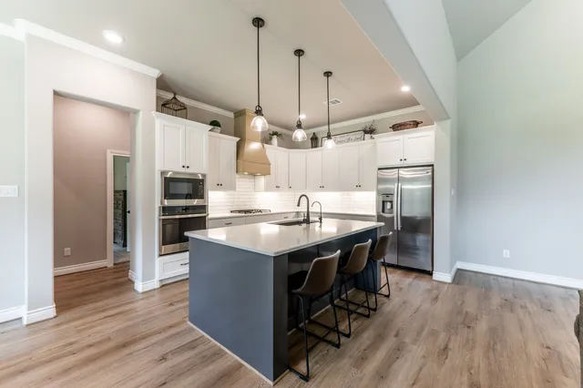 $719,000 | 111 Eagle Run Road, Willis, TX 77378