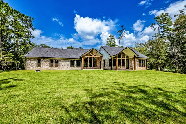 $719,000 | 111 Eagle Run Road, Willis, TX 77378