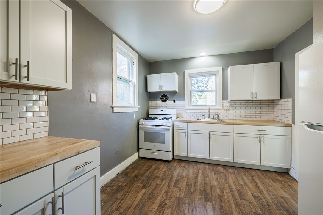 223 Cummings Street Rochester, NY 14609 - Photo 11 of 22 kitchen