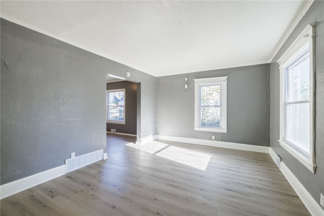 223 Cummings Street Rochester, NY 14609 - Photo 5 of 22 living room