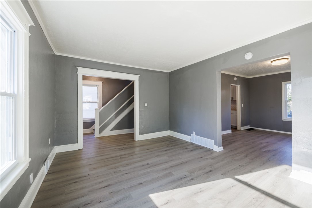 223 Cummings Street Rochester, NY 14609 - Photo 6 of 22 living room