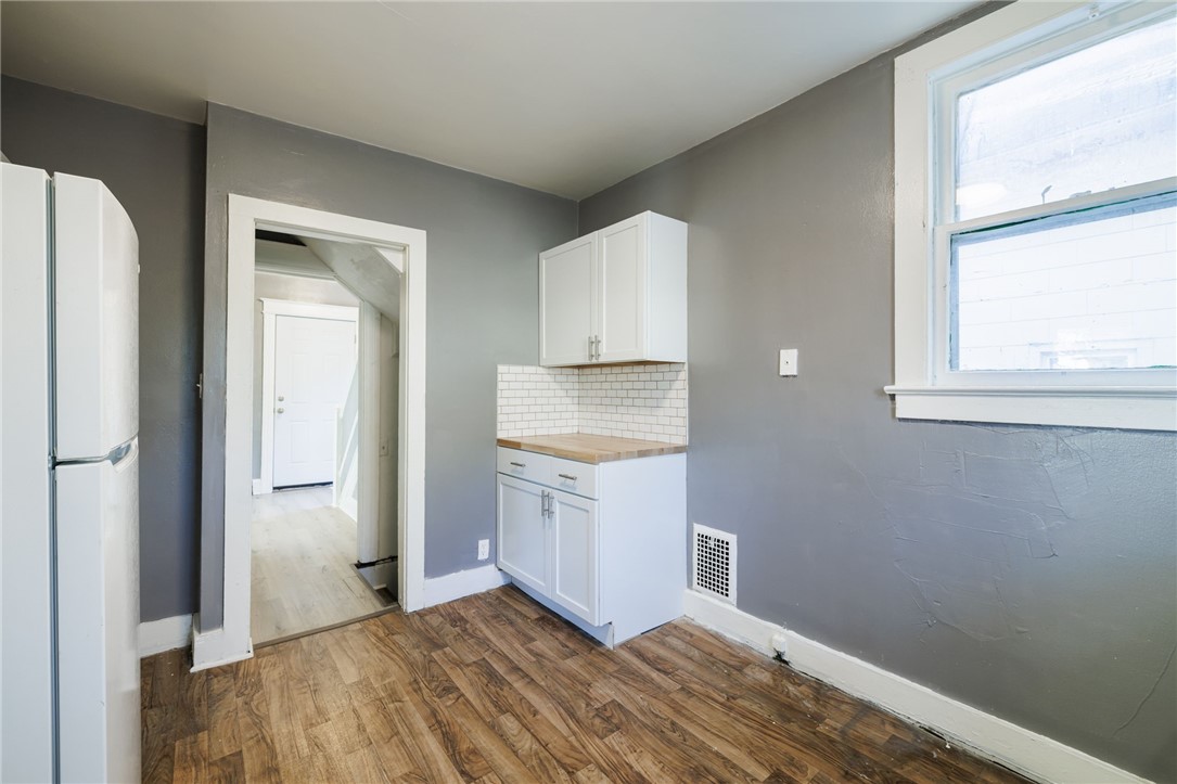 223 Cummings Street Rochester, NY 14609 - Photo 10 of 22 kitchen