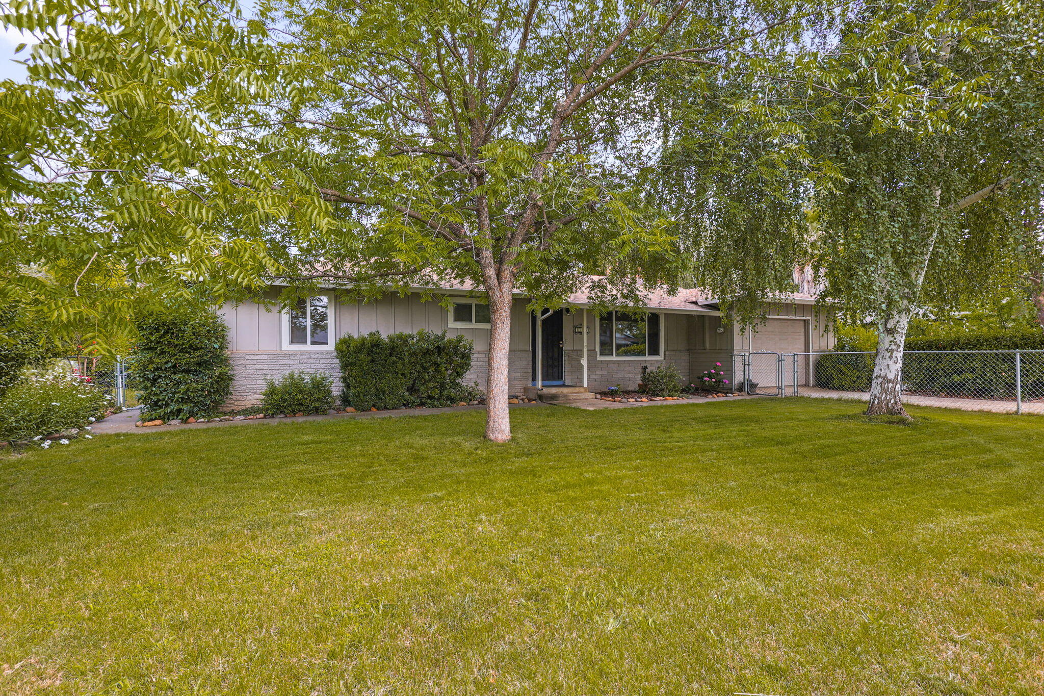 3071 Marmac Road Anderson, CA 96007 - Photo 3 of 28 Front of House